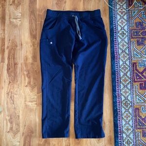 Women’s Figs Kade cargo scrub pants -L